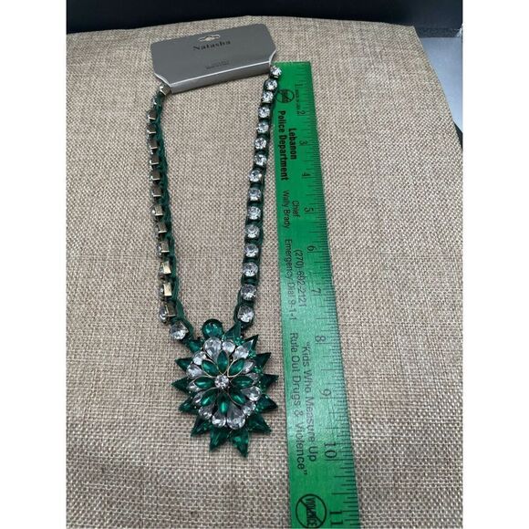 New Natasha Necklace Emerald Green with large Rhinestones Statement Piece - Picture 6 of 9